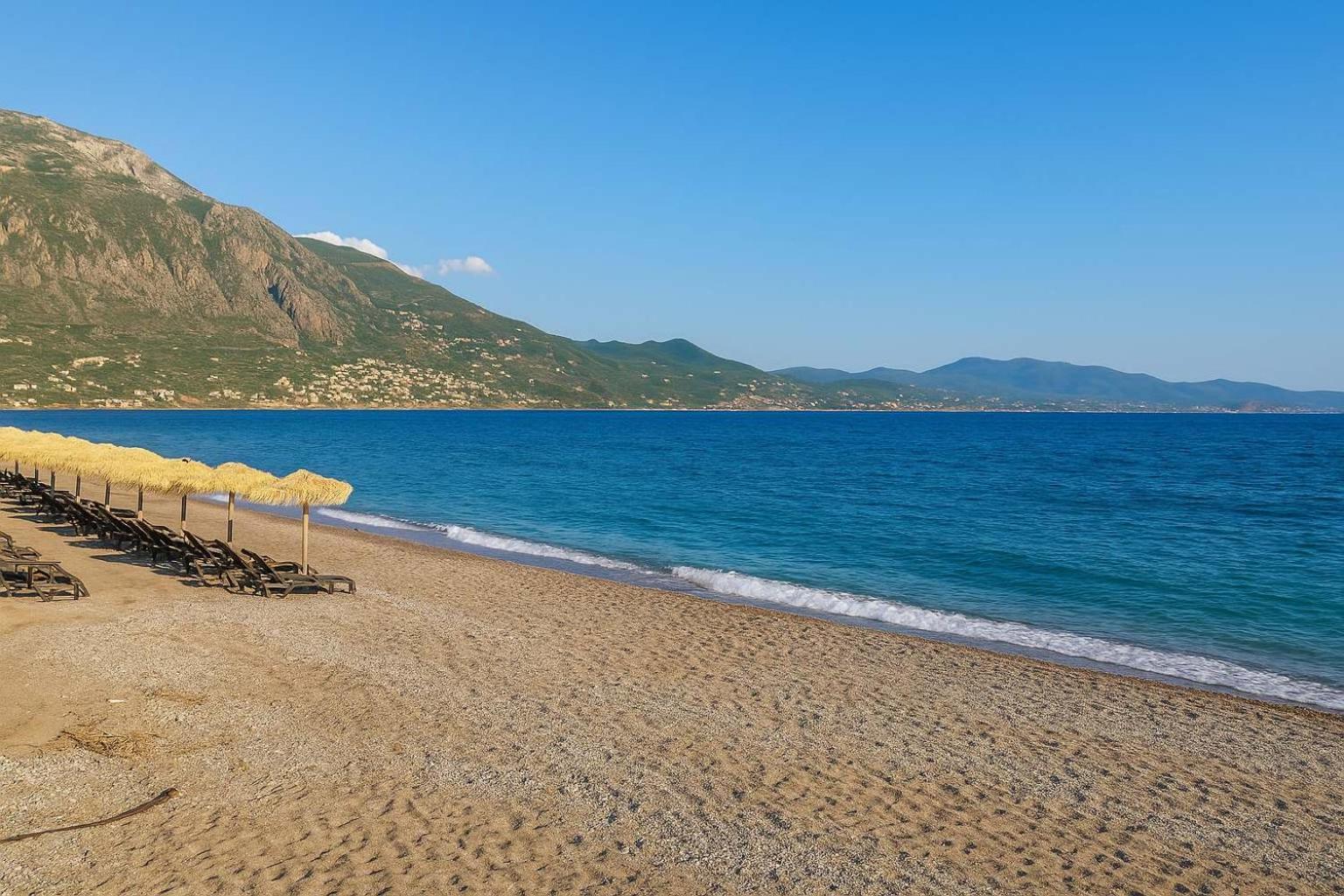 Stylish Seaside Home - Fully Equipped, Big Terrace Каламата Экстерьер фото